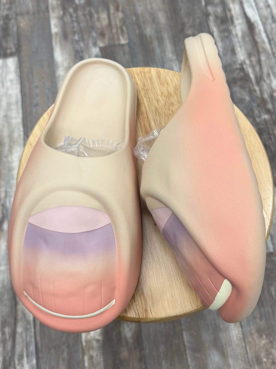 (DS) Bravest Studios Toe Clogs (8)