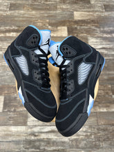 Load image into Gallery viewer, Jordan 5 Black University Blue (10)
