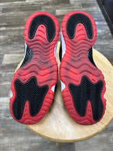 Load image into Gallery viewer, Jordan 11 Low Bred (7Y/8.5W)
