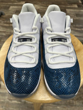 Load image into Gallery viewer, Jordan 11 Low Snakeskin (9.5)
