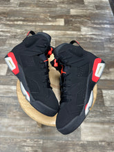 Load image into Gallery viewer, Jordan 6 Infrared (10.5)
