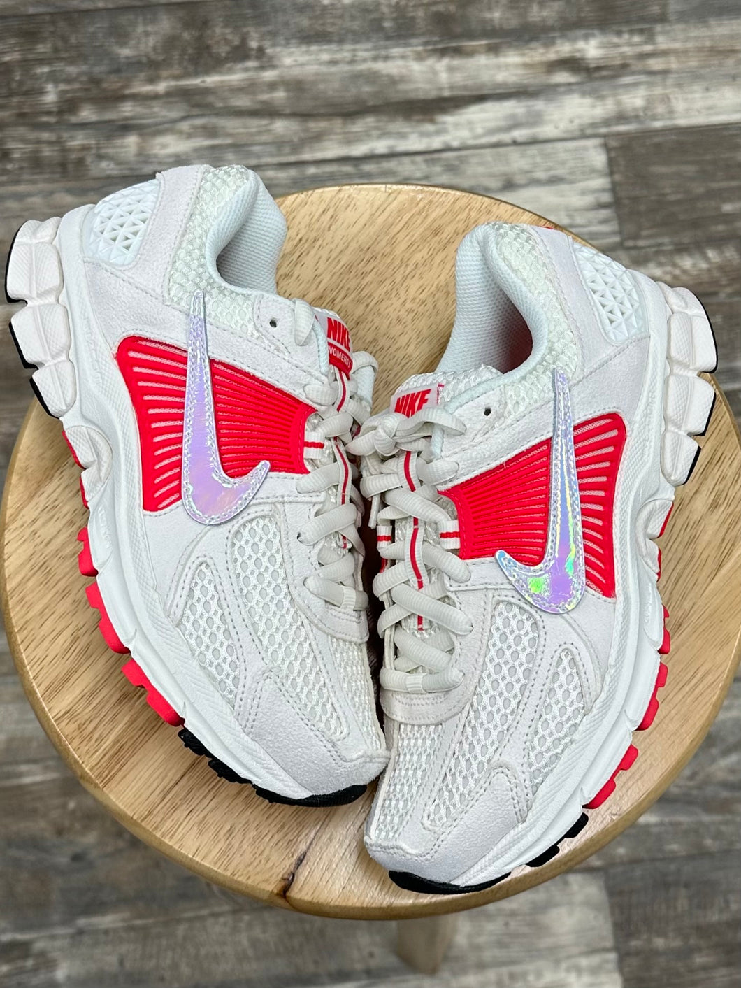 (DS) Nike Vomero 5 Siren Red (5.5Y/7W)
