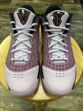 Load image into Gallery viewer, Nike Kobe 3 Low Pink Quartz (8.5)
