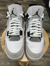 Load image into Gallery viewer, Jordan 4 Military Black (13)
