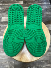 Load image into Gallery viewer, Jordan 1 Low Lucky Green (8.5)
