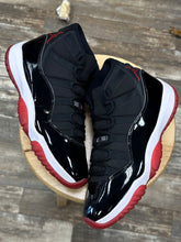 Load image into Gallery viewer, Jordan 11 Bred (10.5)
