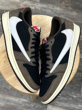 Load image into Gallery viewer, Jordan 1 Low Travis Scott Mocha (11)
