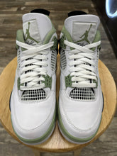 Load image into Gallery viewer, Jordan 4 Seafoam (7.5Y/9W)
