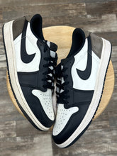 Load image into Gallery viewer, Jordan 1 Low Mocha (11.5)
