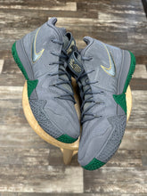 Load image into Gallery viewer, Nike Kyrie 4 City Guardians (13)
