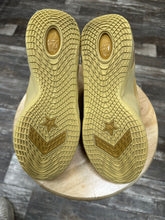 Load image into Gallery viewer, Converse SHAI 001 Butter (9.5)
