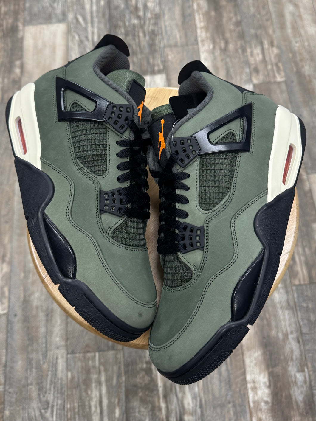 (DS) Jordan 4 Undefeated (11)