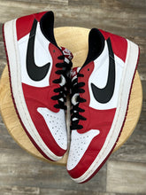 Load image into Gallery viewer, Jordan 1 Low Chicago (2016) (11)
