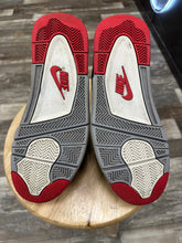 Load image into Gallery viewer, Jordan 4 Bred (9) (2019)
