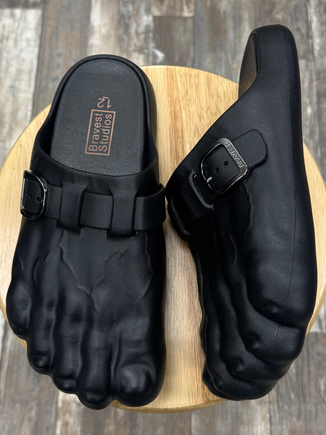(DS) Bravest Studios Black Foot Clogs(12)