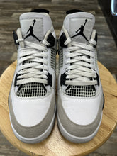 Load image into Gallery viewer, Jordan 4 Military Black (8.5)
