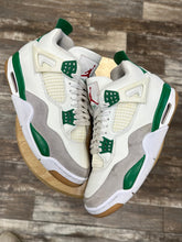 Load image into Gallery viewer, Jordan 4 SB Pine Green (9)
