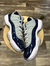 Load image into Gallery viewer, Jordan 11 Low Georgetown (9)
