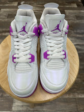 Load image into Gallery viewer, Jordan 4 Hyper Violet (6Y/7.5W)
