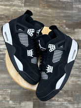 Load image into Gallery viewer, Jordan 4 White Thunder (9.5)

