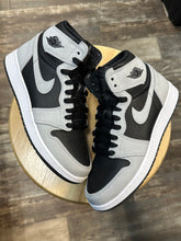 Load image into Gallery viewer, Jordan 1 Shadow (6Y/7.5W)

