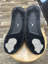 Load image into Gallery viewer, Jordan 4 White Thunder (9.5)
