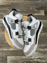 Load image into Gallery viewer, Jordan 4 Military Black (8.5)
