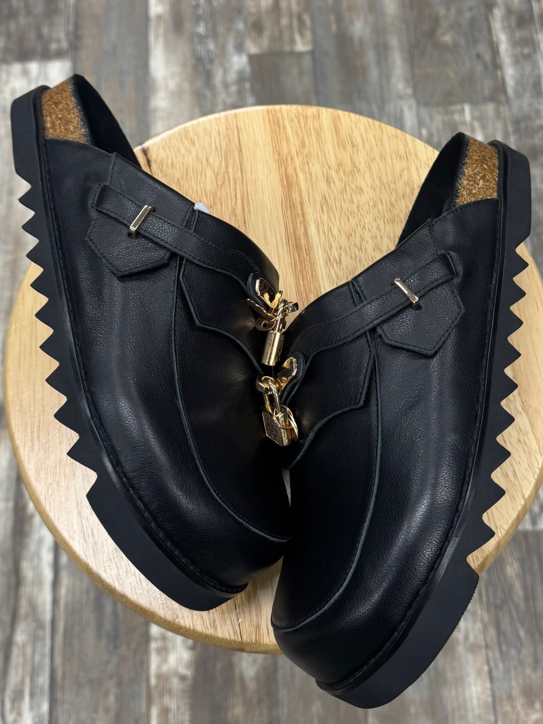 (DS) Bravest Studios Black Bag Clogs (12)
