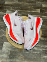 Load image into Gallery viewer, Nike Zoom Vomero Plus (7Y/8.5W)
