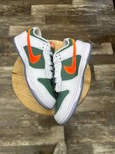 Load image into Gallery viewer, Nike Dunk Low NY vs NY (11.5)
