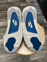 Load image into Gallery viewer, Jordan 4 Military Blue (9.5)
