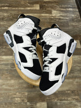 Load image into Gallery viewer, Jordan 6 Oreo (10.5)
