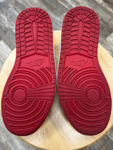 Load image into Gallery viewer, Jordan 1 Low Chicago (7.5M/9W)

