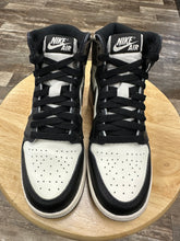 Load image into Gallery viewer, Jordan 1 Mocha (4Y/5.5W)
