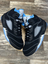 Load image into Gallery viewer, Jordan 5 Black University Blue (10)
