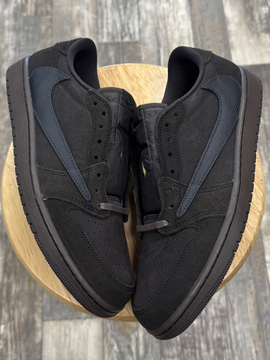 (DS) Travis Scott Jordan 1 Low Velvet Brown(11.5)