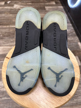 Load image into Gallery viewer, Jordan 5 University Blue (7Y/8.5)

