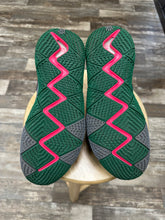 Load image into Gallery viewer, Nike Kyrie 4 City Guardians (13)
