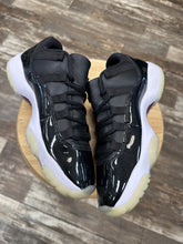 Load image into Gallery viewer, Jordan 11 Low 72-10 (10.5)
