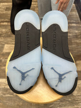 Load image into Gallery viewer, Jordan 5 Black University Blue (10)

