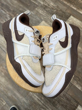 Load image into Gallery viewer, Travis Scott Nike Field Jaxx (11.5)
