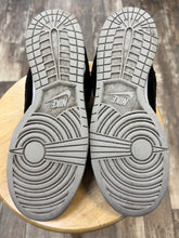 Load image into Gallery viewer, Sb Dunk Low Medicom (12)
