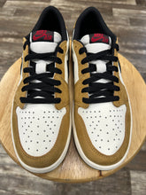 Load image into Gallery viewer, Jordan 1 Low Rookie Of The Year (9.5)
