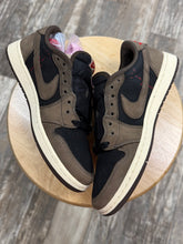 Load image into Gallery viewer, Jordan 1 Low Travis Scott OG Mocha(8)
