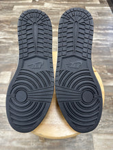 Load image into Gallery viewer, Jordan 1 University Gold (13)
