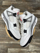 Load image into Gallery viewer, Jordan 4 White Cement (10.5)
