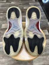 Load image into Gallery viewer, Jordan 11 72-10 (9.5)
