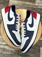 Load image into Gallery viewer, Jordan 1 Low Howard (9.5)

