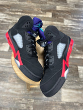 Load image into Gallery viewer, Jordan 5 Top 3 (13)
