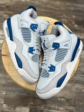 Load image into Gallery viewer, Jordan 4 Military Blue (5.5Y/7W)
